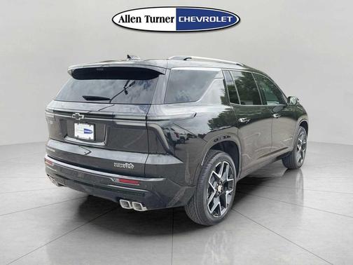 Mosaic Black Metallic 2026 Chevrolet Traverse High Country