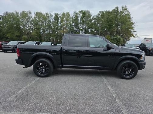 2024 RAM 1500 Classic Warlock Crew Cab 4x2 5'7' Box