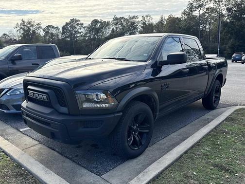 2024 RAM 1500 Classic Warlock Crew Cab 4x2 5'7' Box