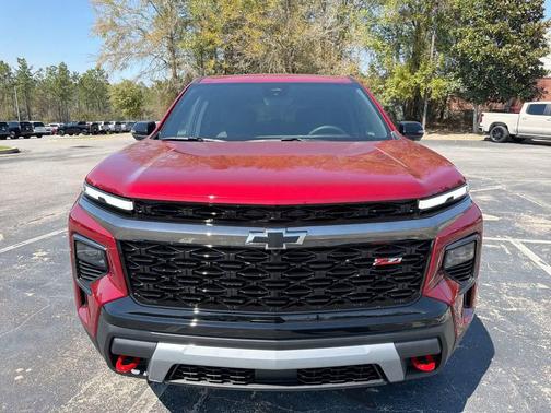 Radiant Red Tintcoat 2026 Chevrolet Traverse AWD Z71