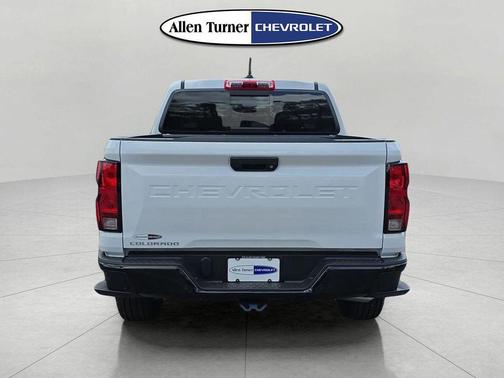 Summit White 2026 Chevrolet Colorado WT