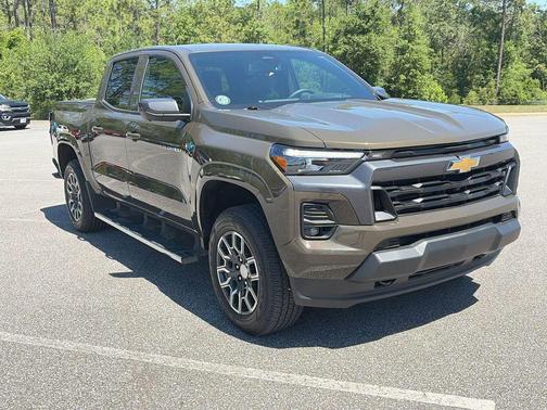 Harvest Bronze Metallic 2024 Chevrolet Colorado LT