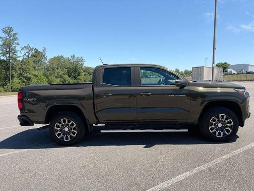 Harvest Bronze Metallic 2024 Chevrolet Colorado LT