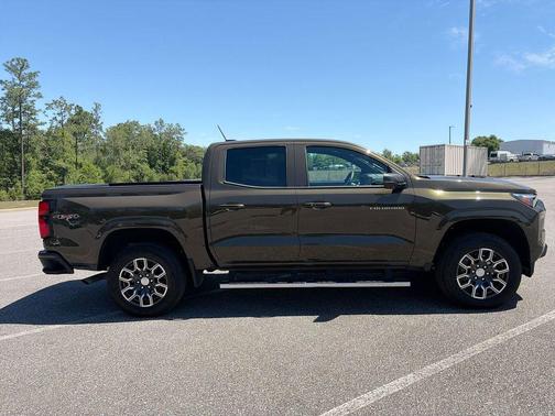 Harvest Bronze Metallic 2024 Chevrolet Colorado LT