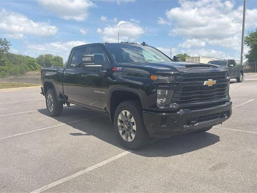 Black 2026 Chevrolet Silverado 2500 Custom