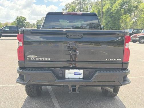 Black 2026 Chevrolet Silverado 2500 Custom