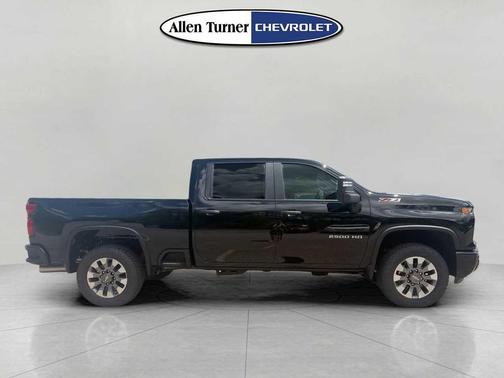 Black 2026 Chevrolet Silverado 2500 Custom