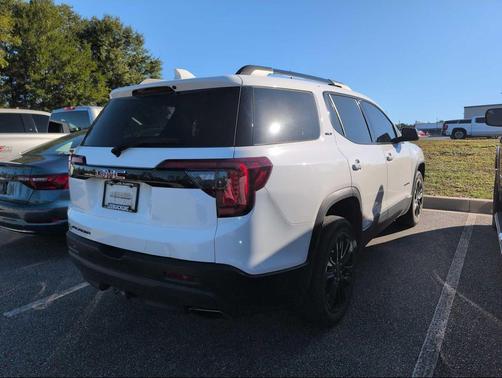 2022 GMC Acadia FWD SLT