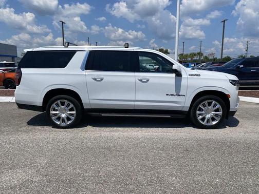 2022 Chevrolet Suburban 4WD High Country