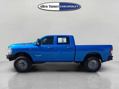 2020 RAM 2500 Tradesman Crew Cab 4X4 6'4' Box