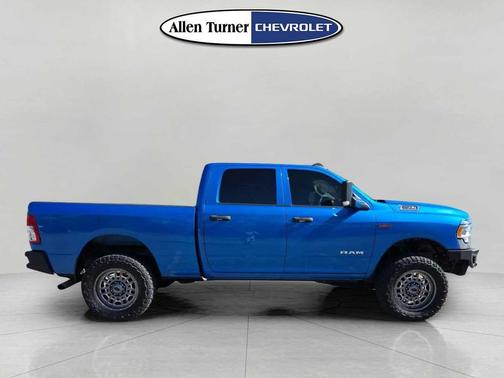 2020 RAM 2500 Tradesman Crew Cab 4X4 6'4' Box