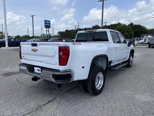2025 Chevrolet Silverado 3500 LT