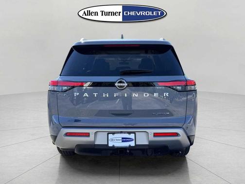 2025 Nissan Pathfinder Platinum FWD