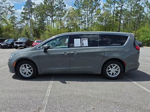 Ceramic Gray Clearcoat 2023 Chrysler Pacifica Touring L