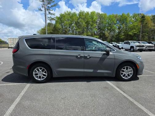 Ceramic Gray Clearcoat 2023 Chrysler Pacifica Touring L