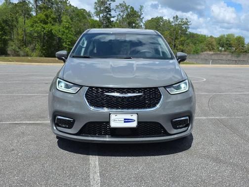 Ceramic Gray Clearcoat 2023 Chrysler Pacifica Touring L