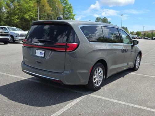 Ceramic Gray Clearcoat 2023 Chrysler Pacifica Touring L