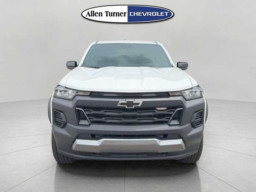 Summit White 2026 Chevrolet Colorado Trail Boss