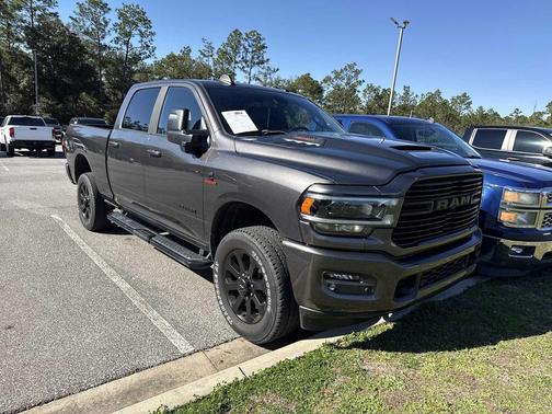 2023 RAM 2500 Laramie Crew Cab 4x4 6'4' Box