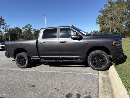 2023 RAM 2500 Laramie Crew Cab 4x4 6'4' Box