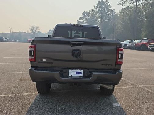 2023 RAM 2500 Laramie Crew Cab 4x4 6'4' Box