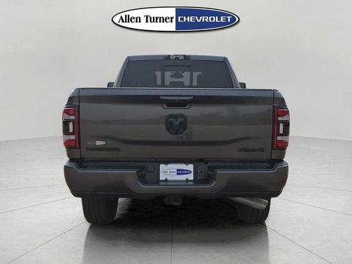 2023 RAM 2500 Laramie Crew Cab 4x4 6'4' Box