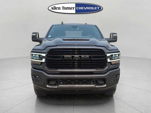 2023 RAM 2500 Laramie Crew Cab 4x4 6'4' Box