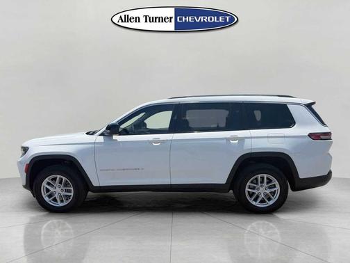 Bright White Clearcoat 2023 Jeep Grand Cherokee L Laredo