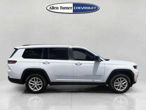 Bright White Clearcoat 2023 Jeep Grand Cherokee L Laredo