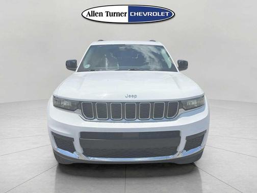 Bright White Clearcoat 2023 Jeep Grand Cherokee L Laredo