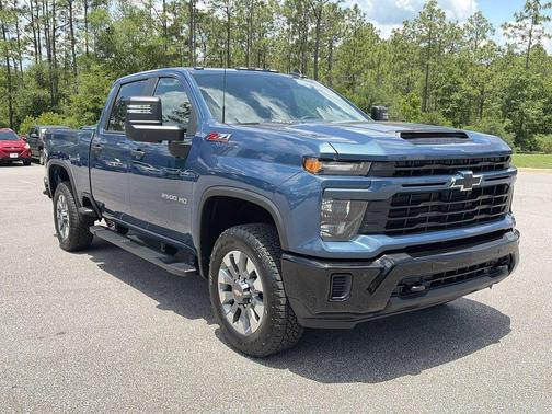 Lakeshore Blue Metallic 2026 Chevrolet Silverado 2500 Custom