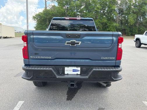 Lakeshore Blue Metallic 2026 Chevrolet Silverado 2500 Custom