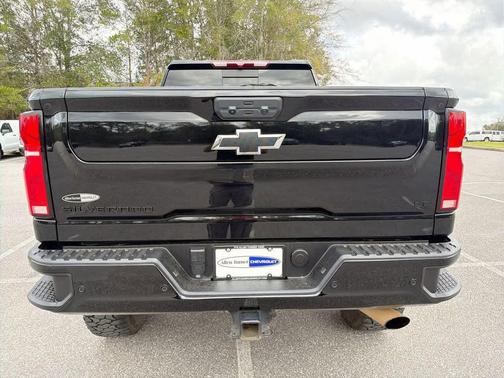 2025 Chevrolet Silverado 3500 LT