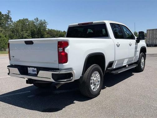 Summit White 2025 Chevrolet Silverado 2500 LT