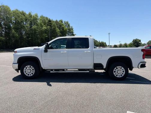 Summit White 2025 Chevrolet Silverado 2500 LT