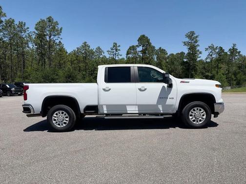 Summit White 2025 Chevrolet Silverado 2500 LT