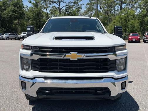 Summit White 2025 Chevrolet Silverado 2500 LT