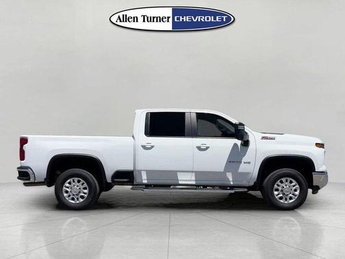 Summit White 2025 Chevrolet Silverado 2500 LT