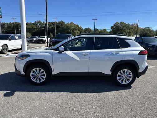 2024 Toyota Corolla Cross LE