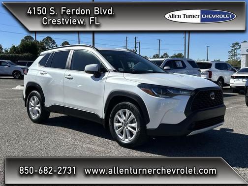 2024 Toyota Corolla Cross LE