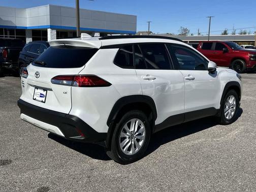 2024 Toyota Corolla Cross LE