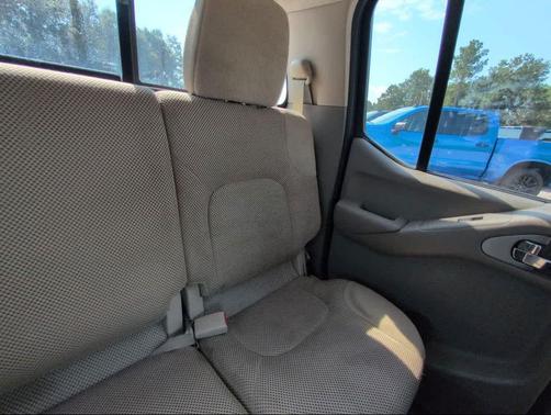 2015 Nissan Frontier SV