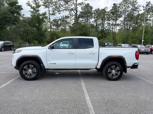 Summit White 2025 GMC Canyon AT4