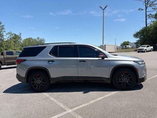 Sterling Gray Metallic 2023 Chevrolet Traverse Premier