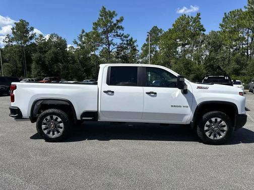 2025 Chevrolet Silverado 2500 Custom
