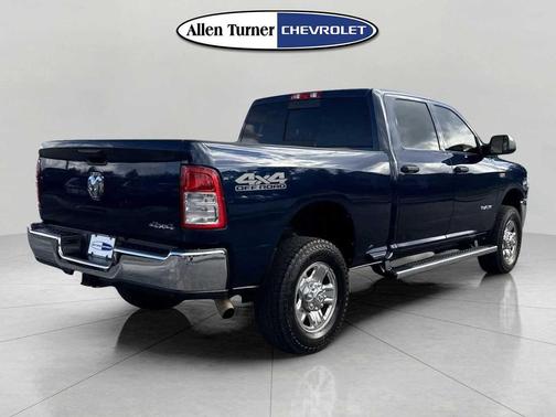 2022 RAM 2500 Tradesman Crew Cab 4x4 6'4' Box