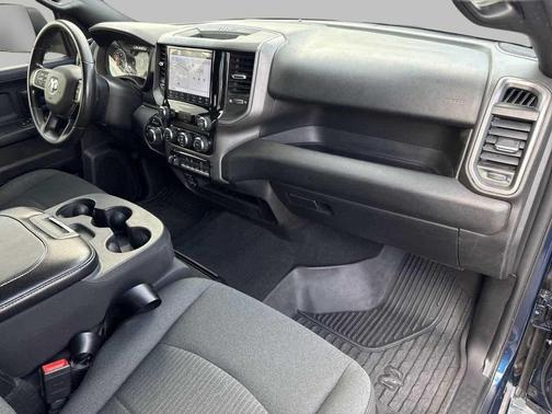 2022 RAM 2500 Tradesman Crew Cab 4x4 6'4' Box