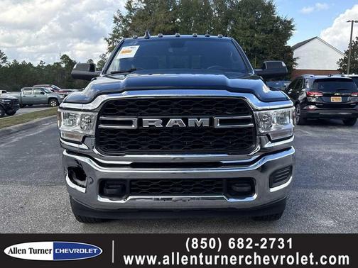 2022 RAM 2500 Tradesman Crew Cab 4x4 6'4' Box