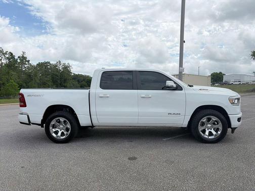 Bright White Clearcoat 2022 RAM 1500 Big Horn/Lone Star
