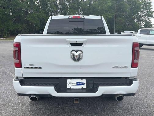Bright White Clearcoat 2022 RAM 1500 Big Horn/Lone Star